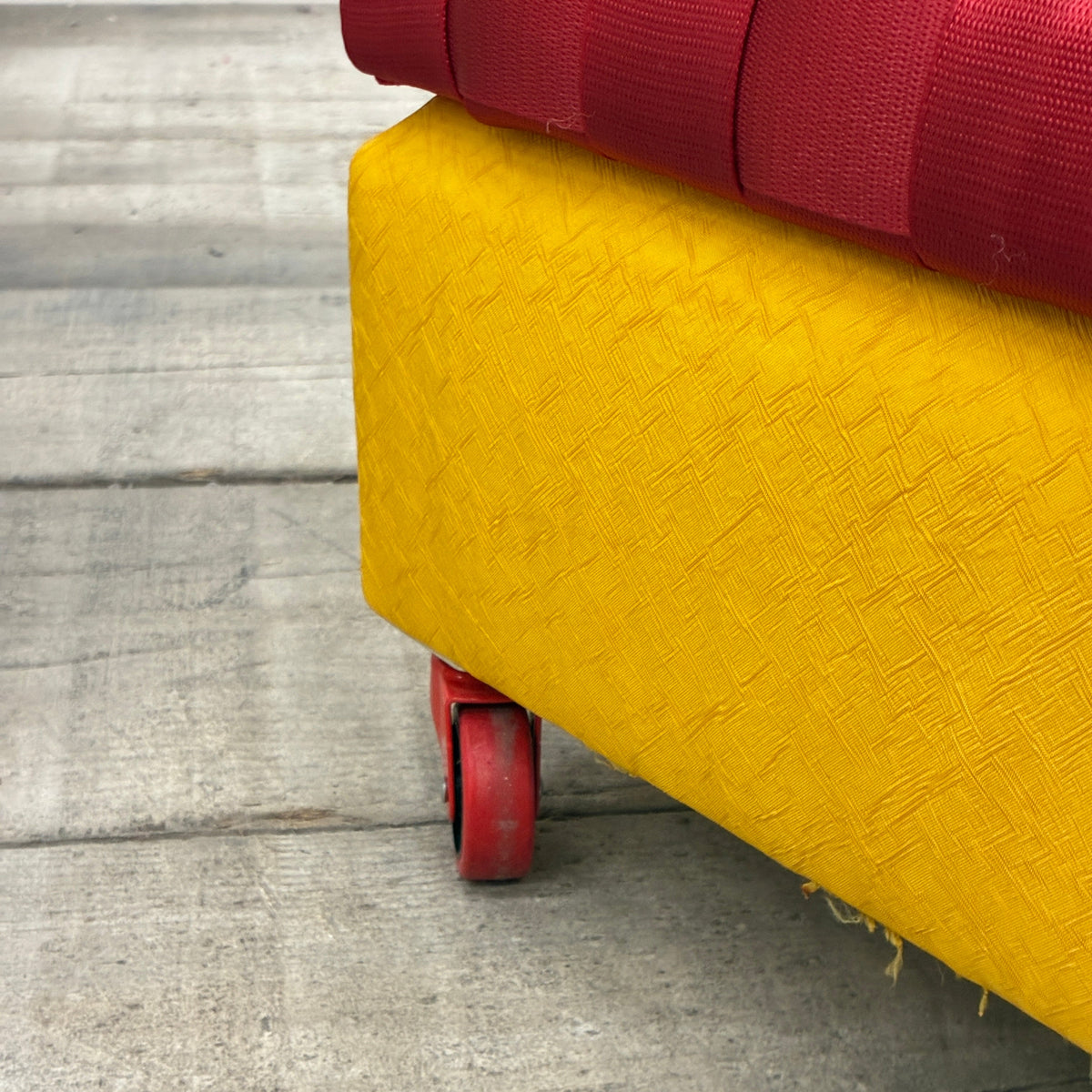 Thomas Klotz Designer Hocker Upcycling Sitzhocker Airbag Anschnallgurte Unikat - Mein Shop