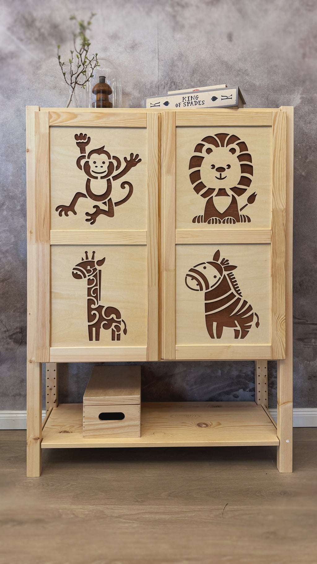 Design-Einsatz „Zoo“ für IKEA IVAR Türen