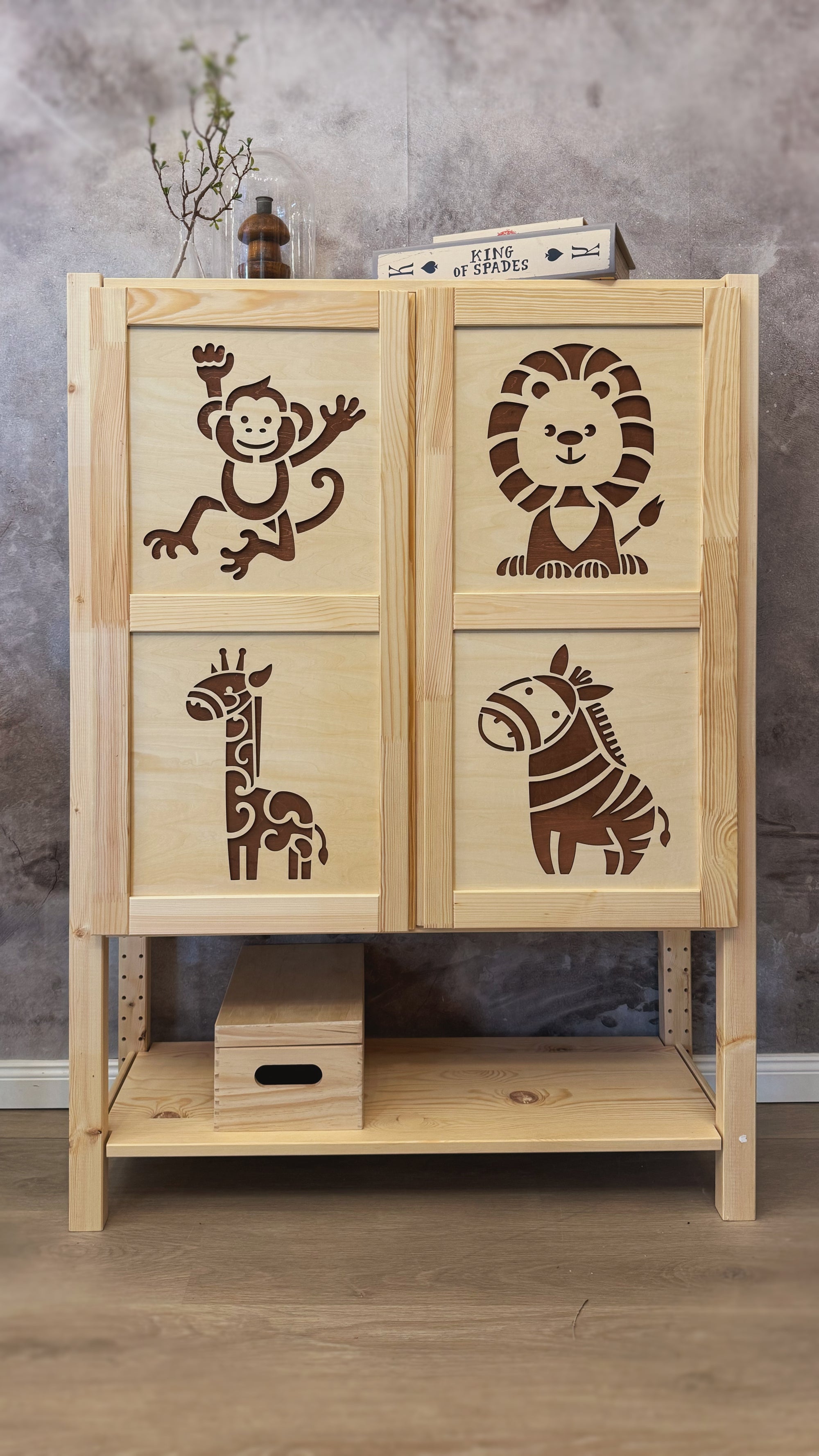 Design-Einsatz „Zoo“ für IKEA IVAR Türen