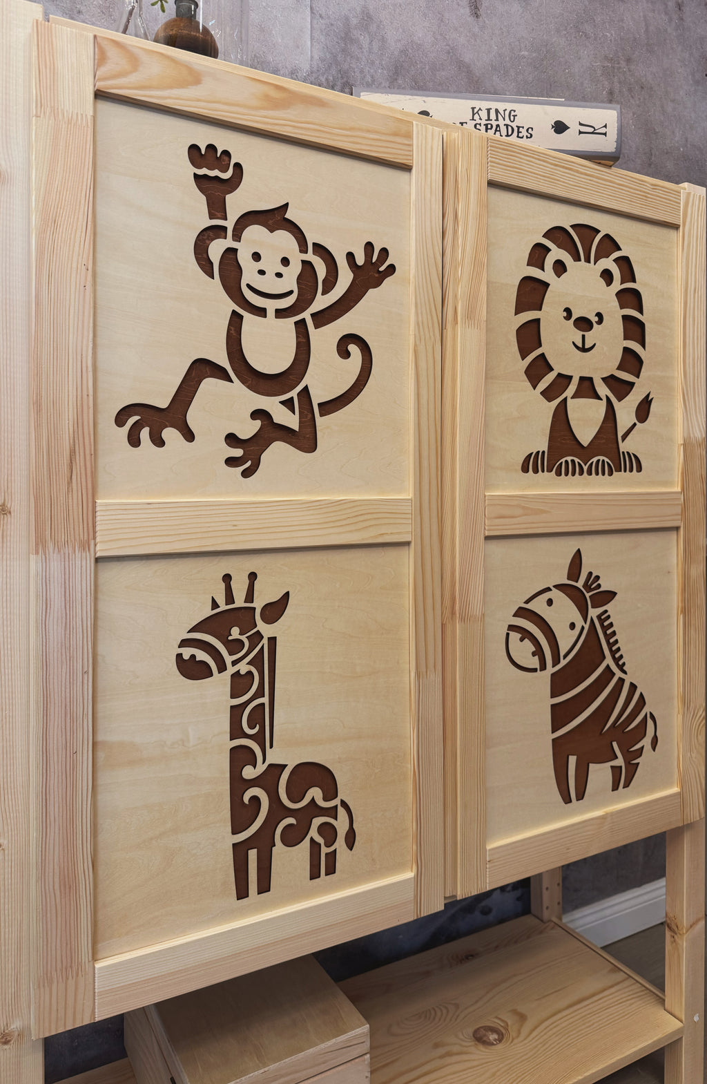 Design-Einsatz „Zoo“ für IKEA IVAR Türen