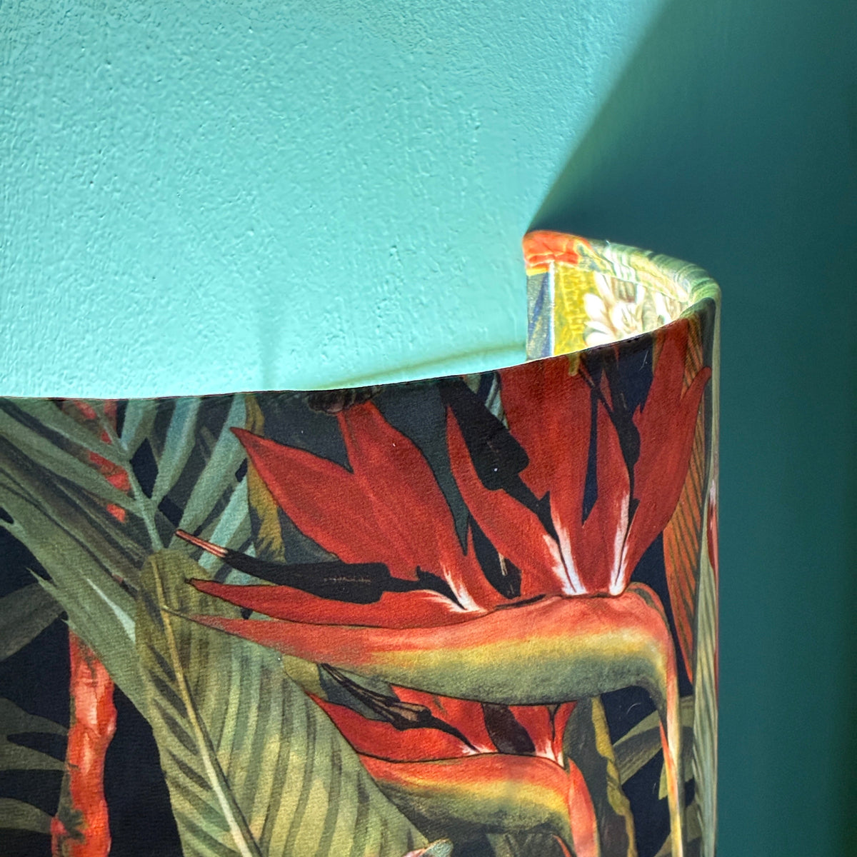 Thomas Klotz Wandlampe Stoffschirm Tropen-Muster Paradiesvogel Lampe - Mein Shop