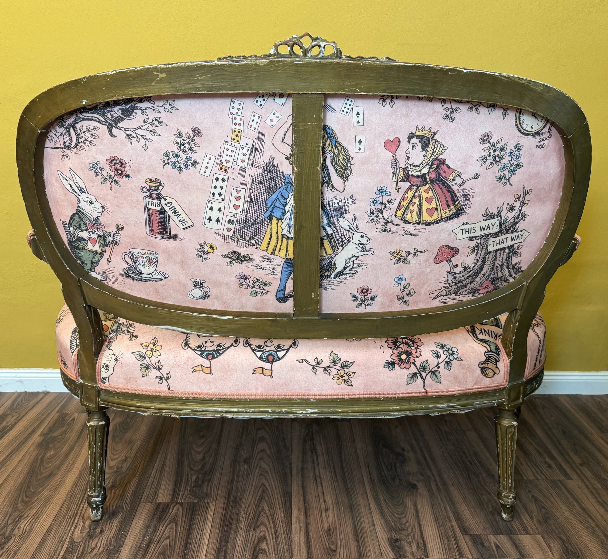 Antikes Sofa „Alice in Wonderland“ - Mein Shop