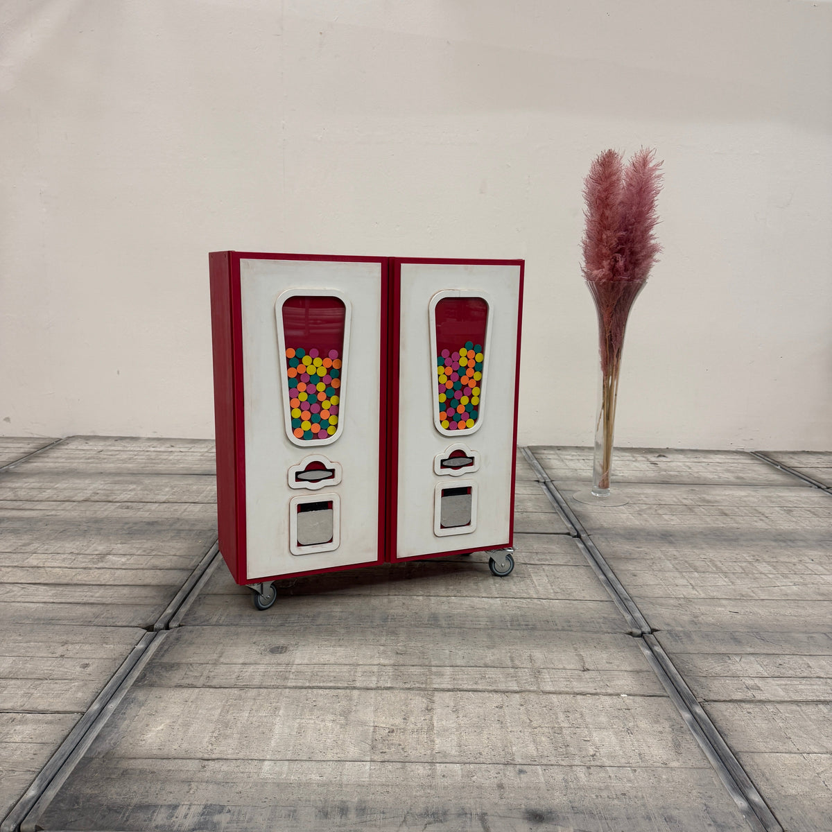 Thomas Klotz Upcycling Kommode Kaugummiautomat Kiefer Schrank Unikat - Mein Shop