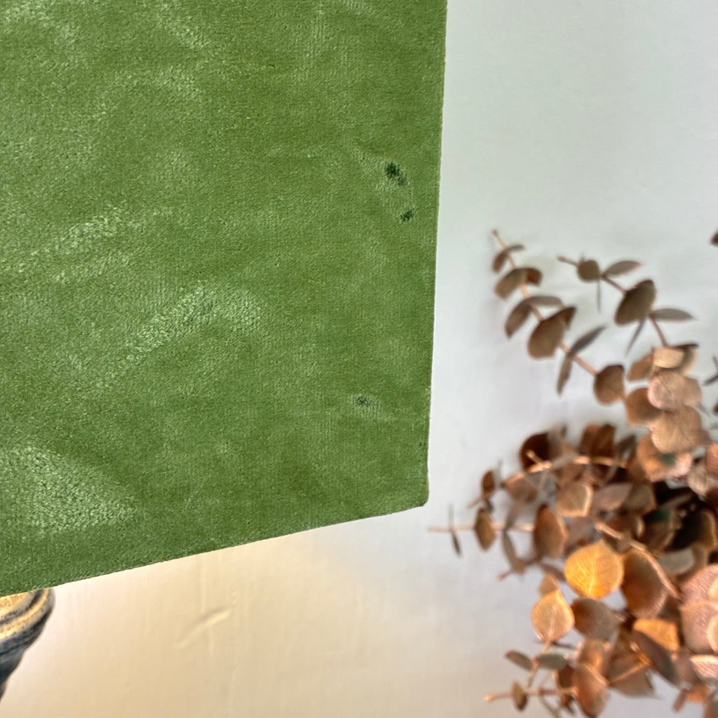 Thomas Klotz Thomas Klotz Upcycling Tischlampe Urnen-Fuß Silber & Grüner Samtschirm Unikat Lampe - Mein Shop