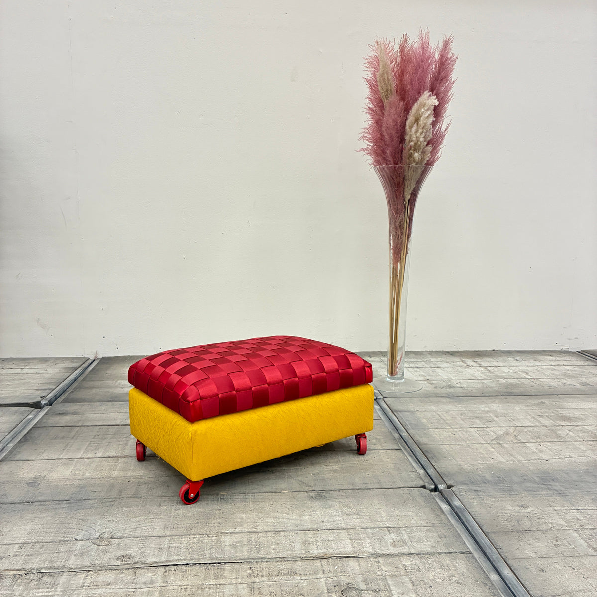 Thomas Klotz Designer Hocker Upcycling Sitzhocker Airbag Anschnallgurte Unikat - Mein Shop