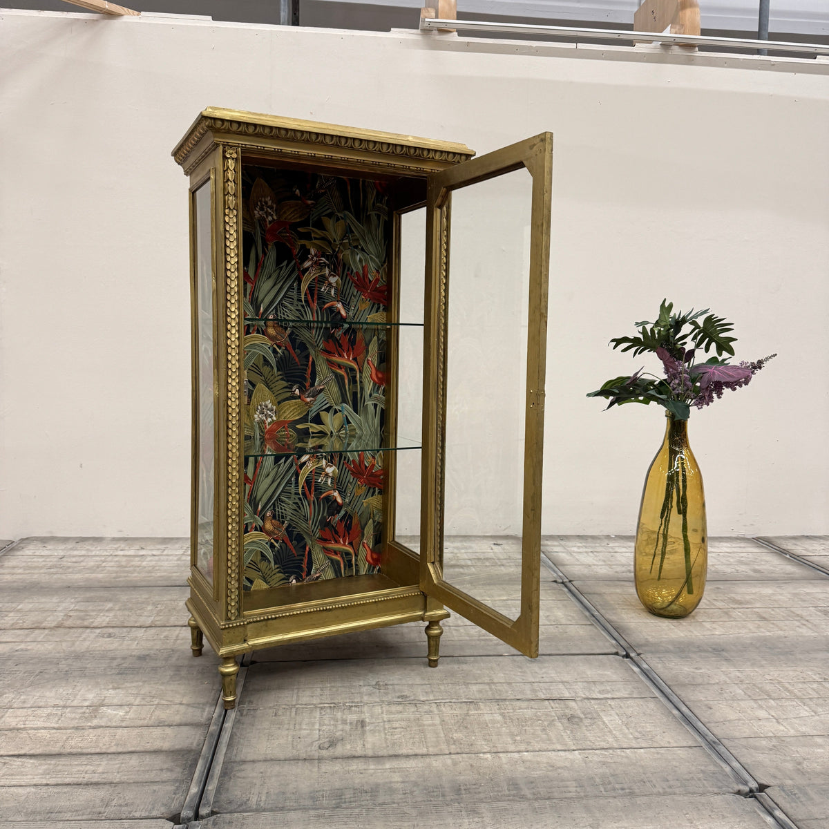 Thomas Klotz Upcycling Glasvitrine Barock Gold Tropen Muster Design Vitrine Unikat - Mein Shop