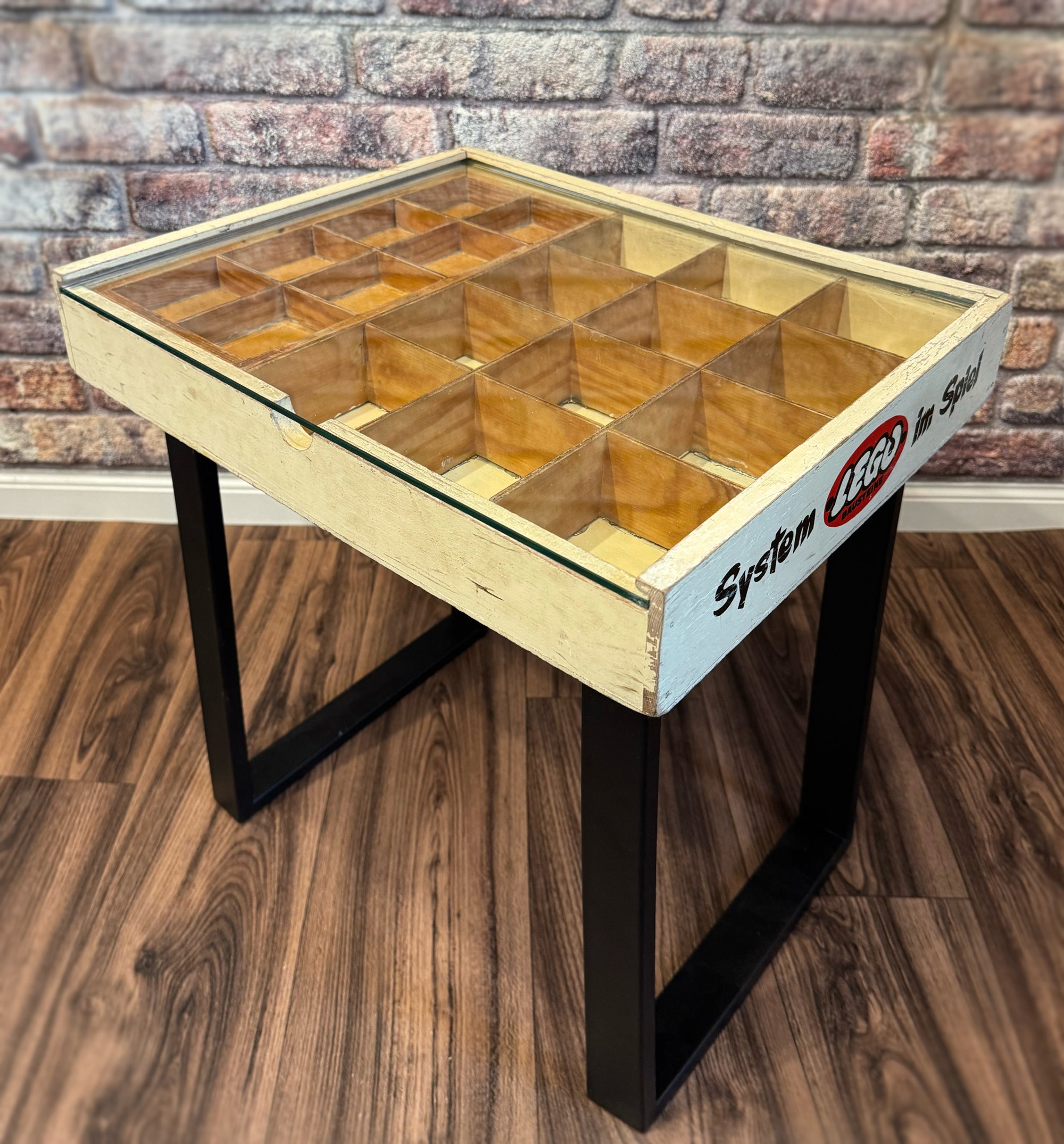 Retro Tisch „Lego“ - Mein Shop