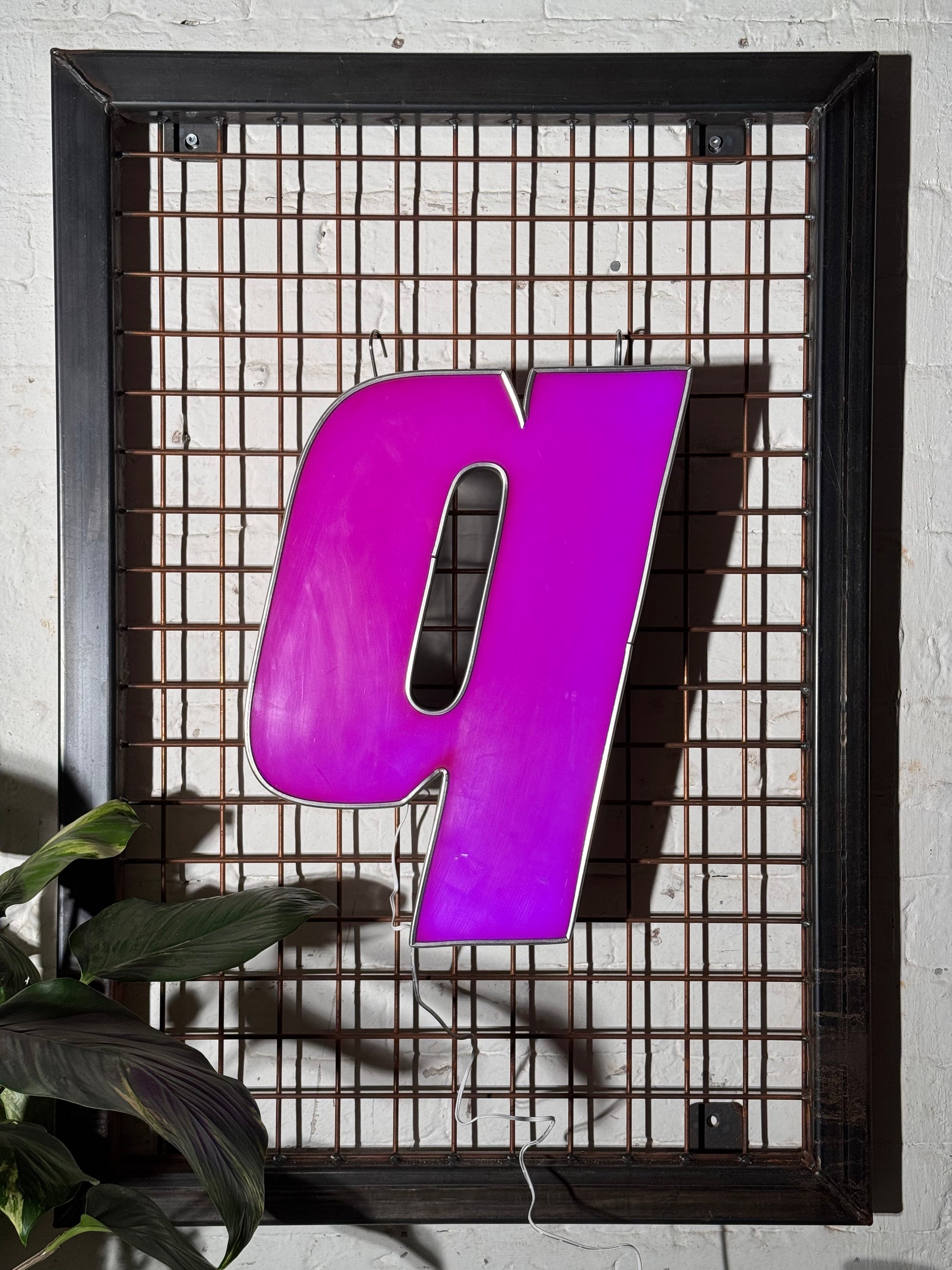 Vintage Leuchtbuchstabe Q – Original aus alter Leuchtreklame - Mein Shop