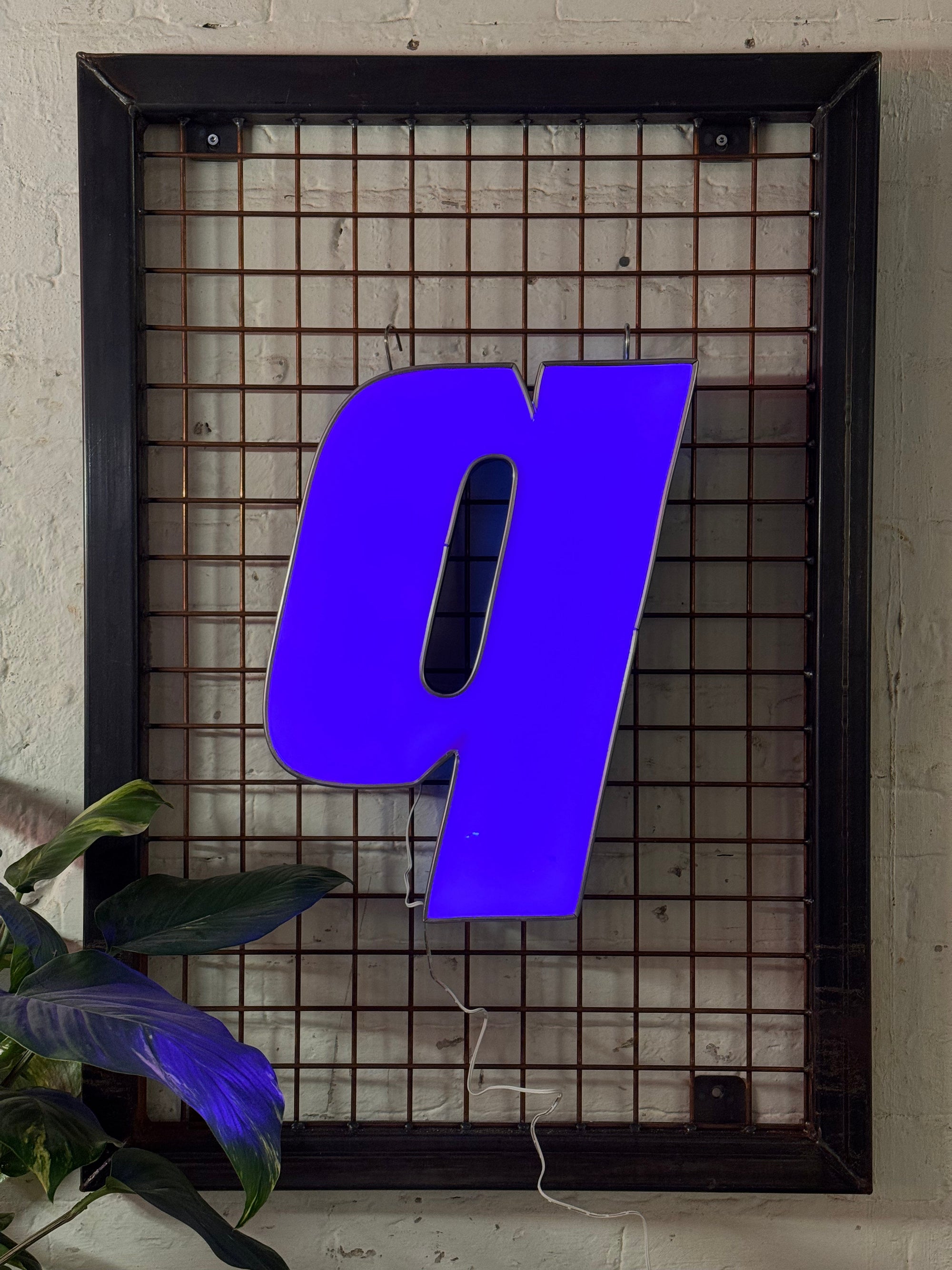 Vintage Leuchtbuchstabe Q – Original aus alter Leuchtreklame - Mein Shop